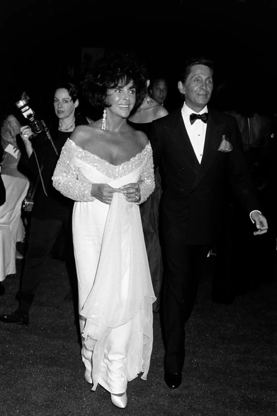 红垂野岸樱还熟__垂铃了6号红核桃苗价格