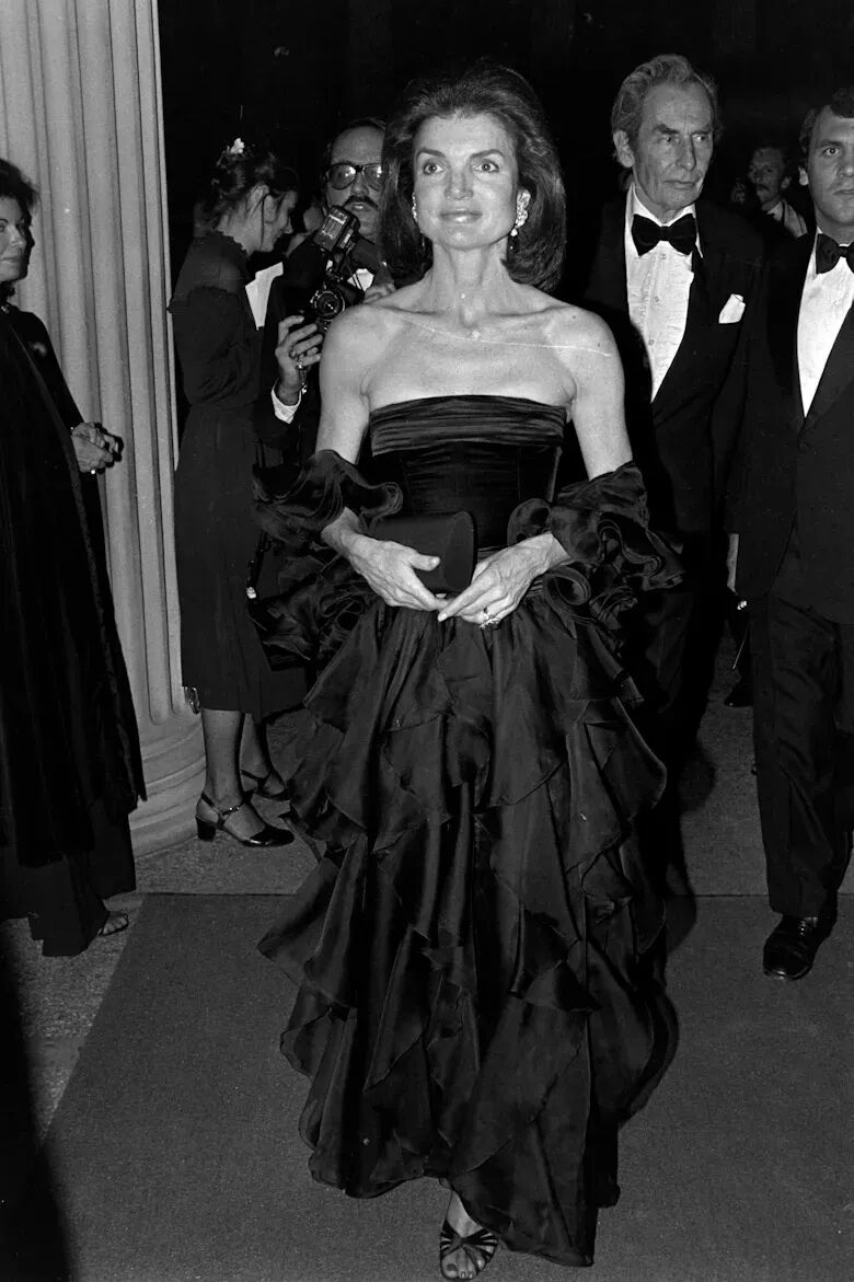 _红垂野岸樱还熟_垂铃了6号红核桃苗价格