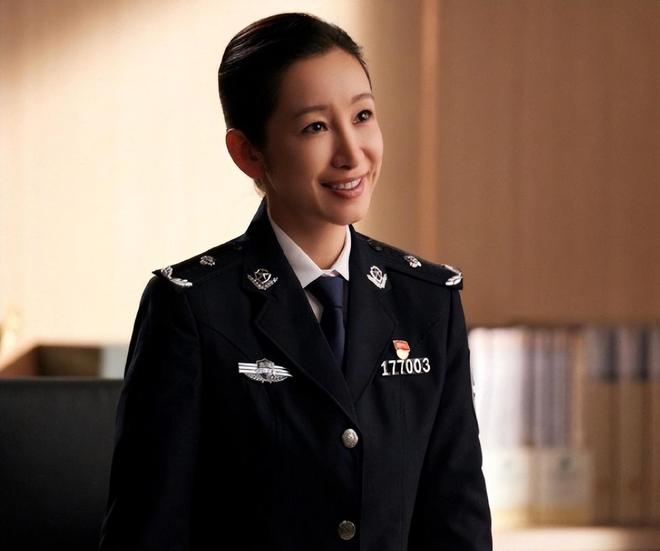 杨紫警察制服__杨紫警服宣传