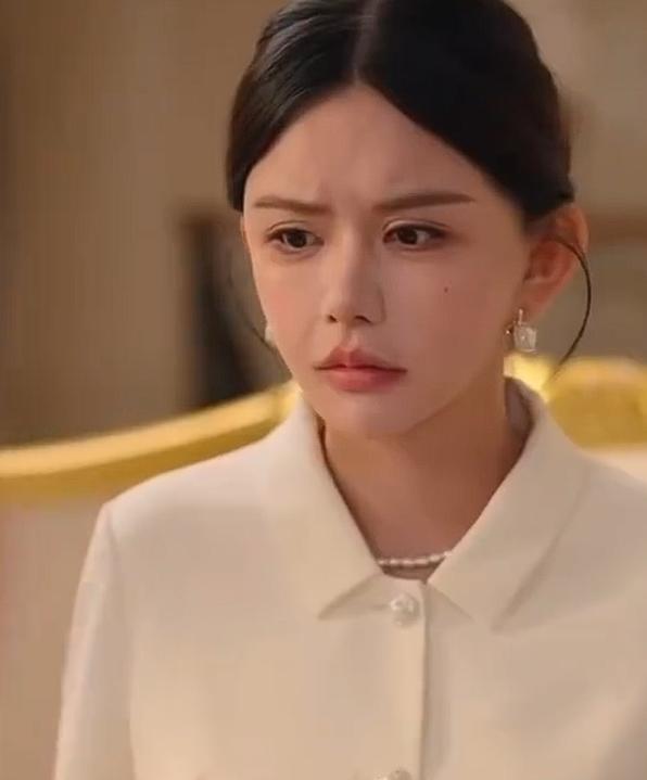 整容悲剧_整容整惨的明星_