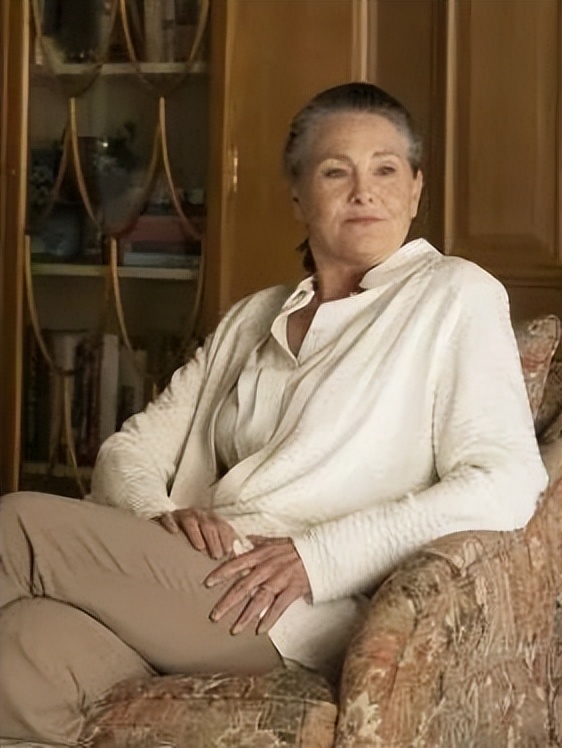 从老钱到老铁，羊绒衫是怎么占领所有人衣橱的？_从老钱到老铁，羊绒衫是怎么占领所有人衣橱的？_