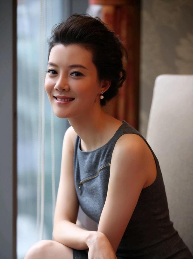 43岁车晓在北京豪宅庆生,生图下脸馒化,用剩菜剩饭招待闺蜜__43岁车晓在北京豪宅庆生,生图下脸馒化,用剩菜剩饭招待闺蜜