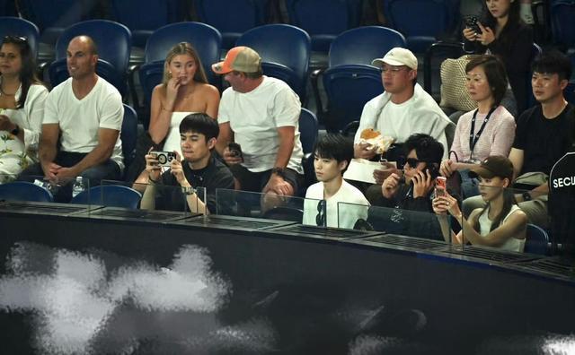 周杰伦王俊凯ae86__周杰伦王俊凯飙车