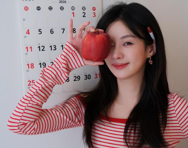 孟子义磕到真的了_孟子义化妆_