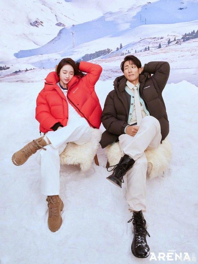 _梁咏琪晒女儿近照_赵薇晒女儿小四月近照