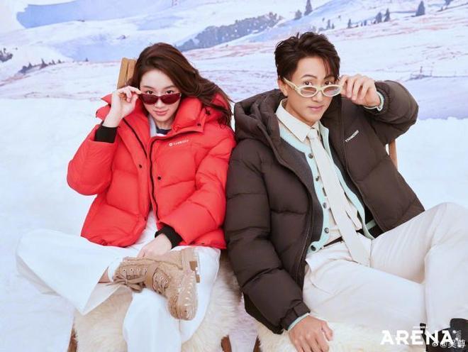 梁咏琪晒女儿近照_赵薇晒女儿小四月近照_