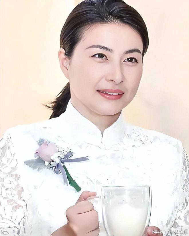 郭晶晶接的代言赚多少钱_郭晶晶代言费用_