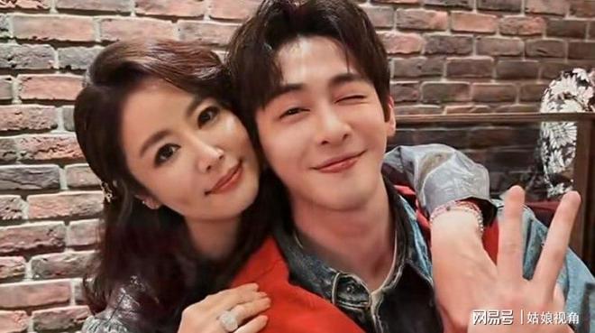 昆明真爱岁月小区_劳斯莱斯魅影鎏金岁月_