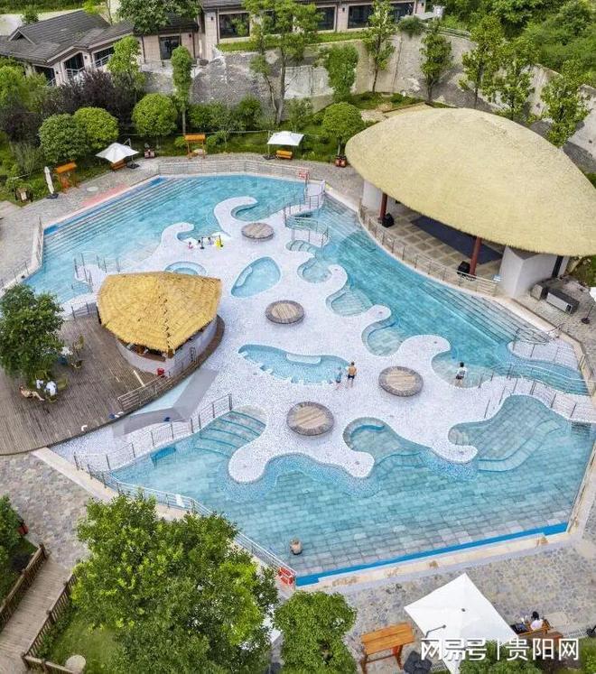 _康养旅游的好处_金汤力的汤力水