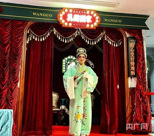 桂韵非遗上桌 广西南宁年夜饭预订提前“满档”