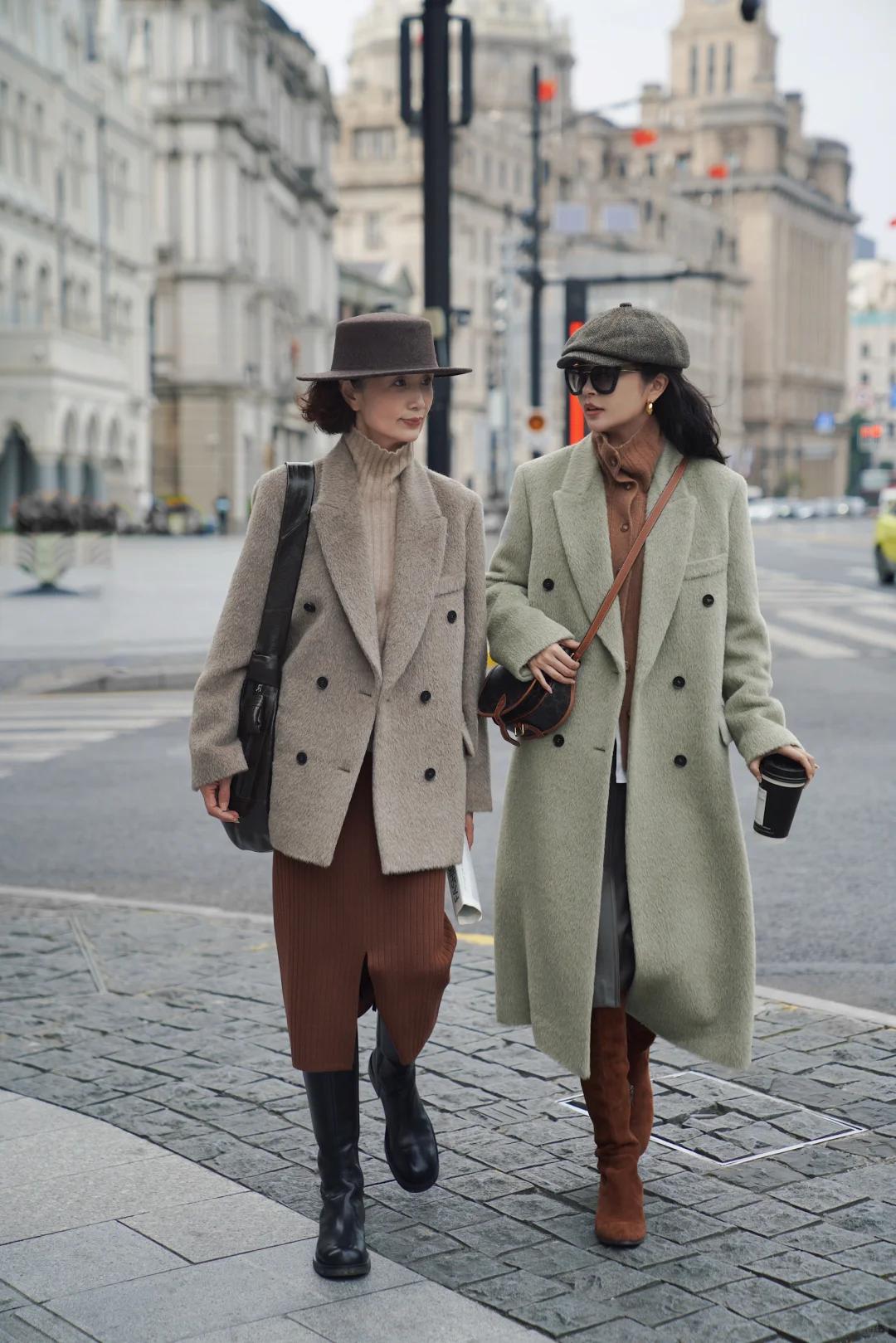 穿藏服发朋友圈说说__形容穿藏服的美女