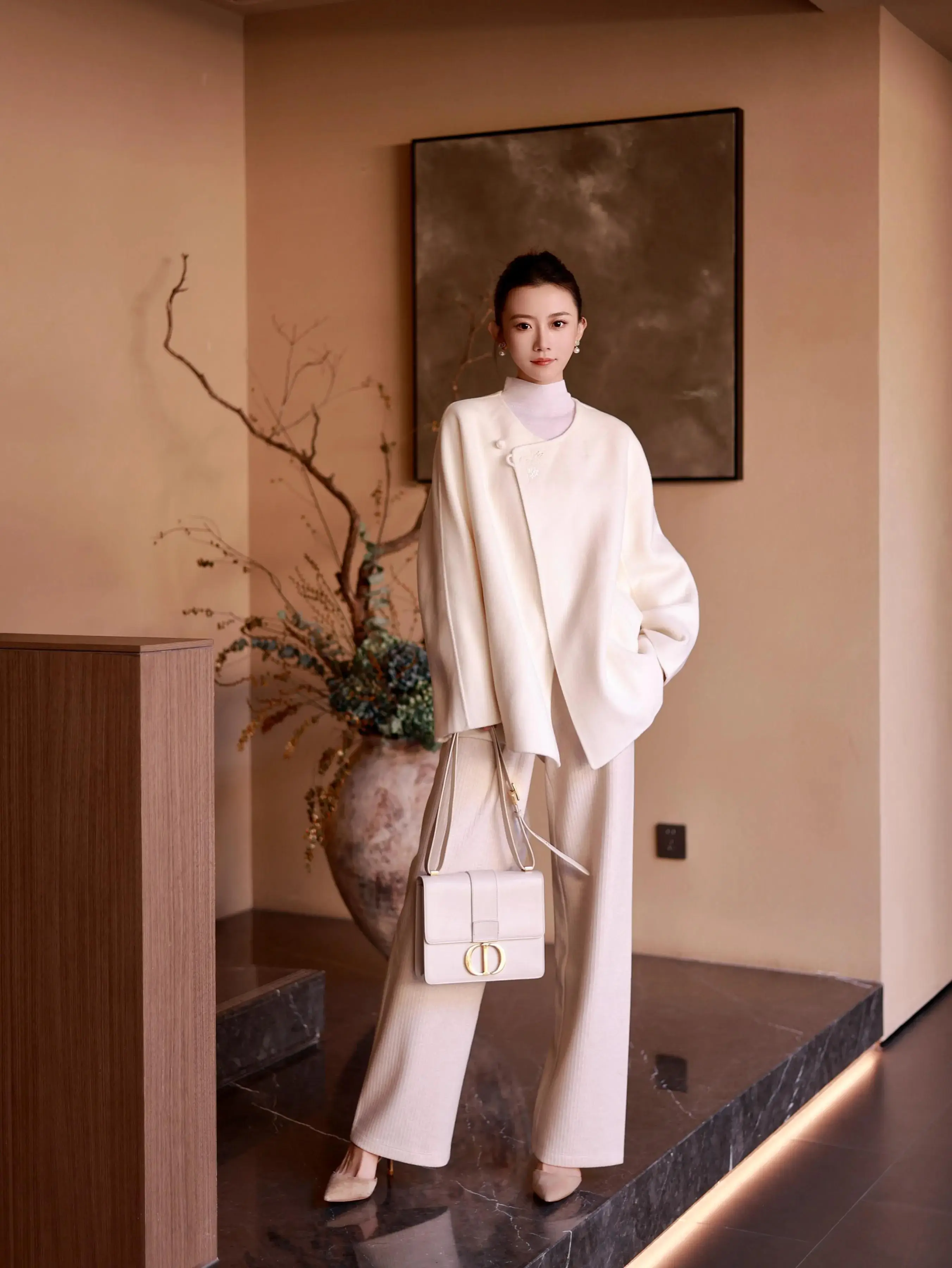 _短圈发型图片女圆脸_抹茶绿大衣减龄吗