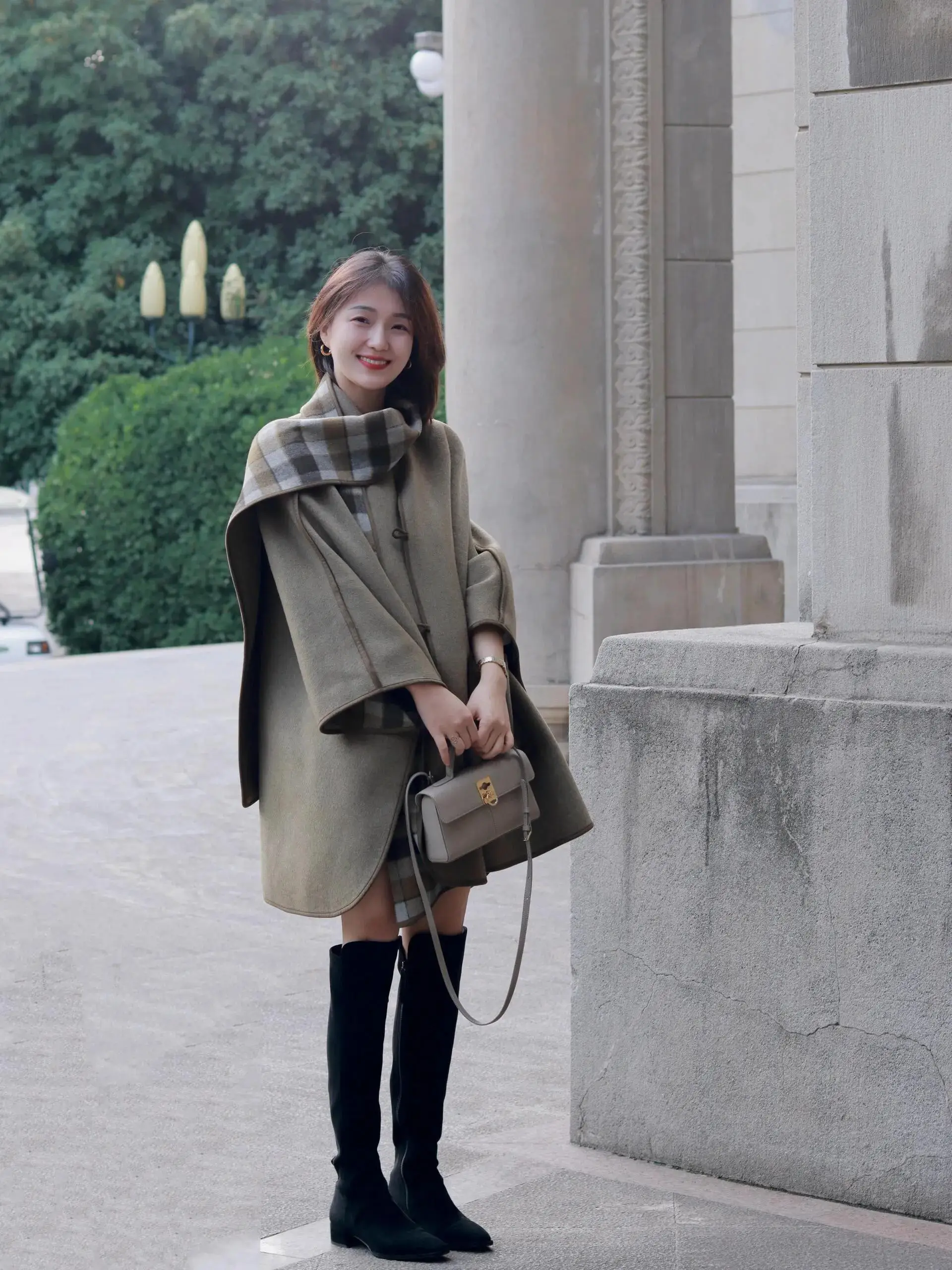 抹茶绿大衣减龄吗_短圈发型图片女圆脸_