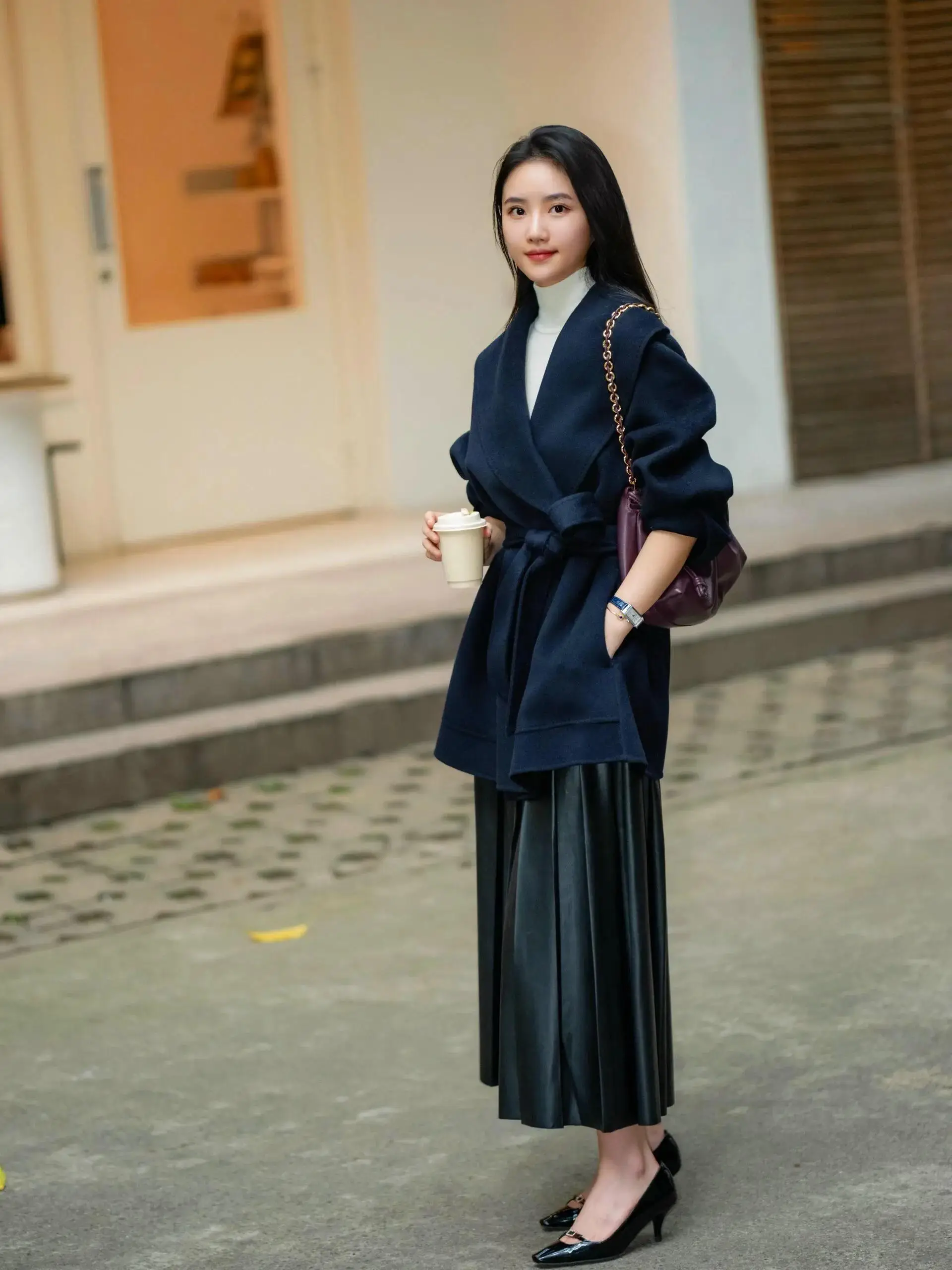 _抹茶绿大衣减龄吗_短圈发型图片女圆脸