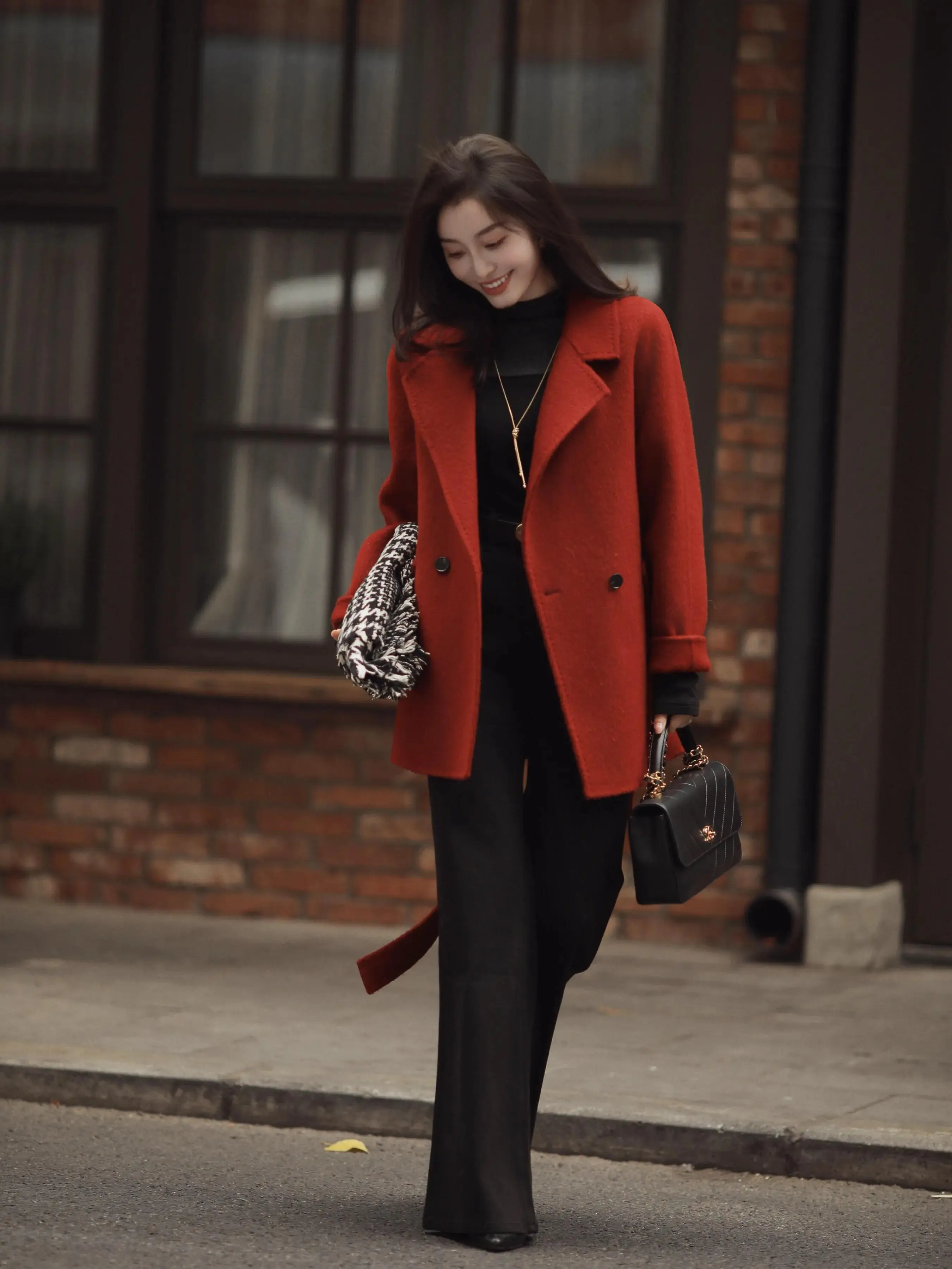 抹茶绿大衣减龄吗_短圈发型图片女圆脸_