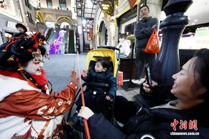 上海春节期间有什么好玩的_上海春节氛围_