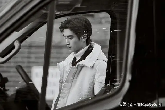 张康乐｜天生镜头感，被 MONCLER 偏爱的冬日氛围感男主_张康乐｜天生镜头感，被 MONCLER 偏爱的冬日氛围感男主_