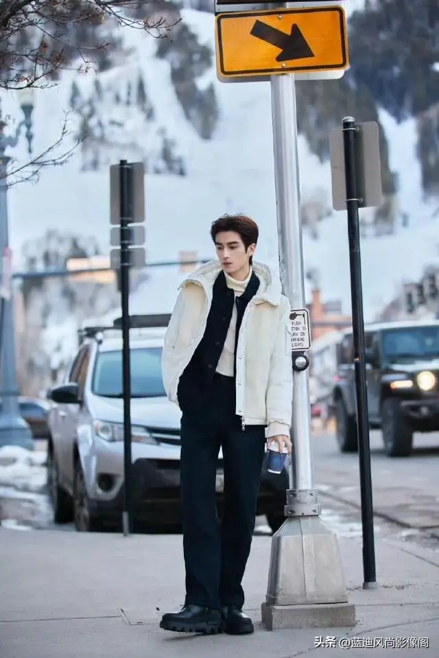 张康乐｜天生镜头感，被 MONCLER 偏爱的冬日氛围感男主_张康乐｜天生镜头感，被 MONCLER 偏爱的冬日氛围感男主_