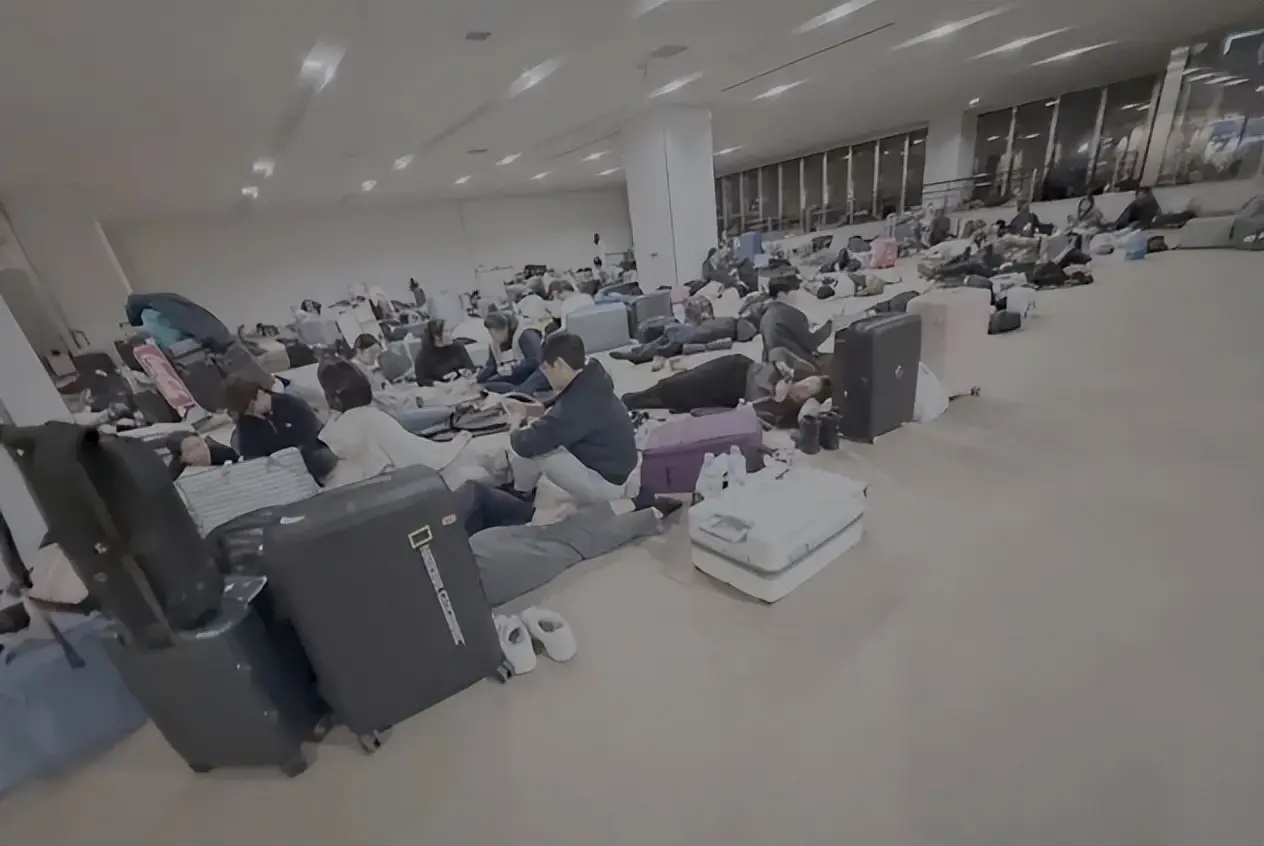 自讨苦吃！国家早发提醒却无视，如今雪封城，数千游客被滞留日本_自讨苦吃！国家早发提醒却无视，如今雪封城，数千游客被滞留日本_