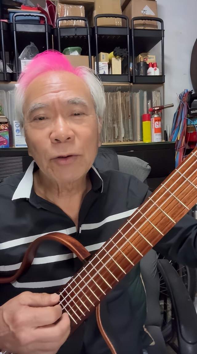 75岁港星哭谈被小36岁女友抛弃，承认是第三者，拒向女方老公道歉__75岁港星哭谈被小36岁女友抛弃，承认是第三者，拒向女方老公道歉