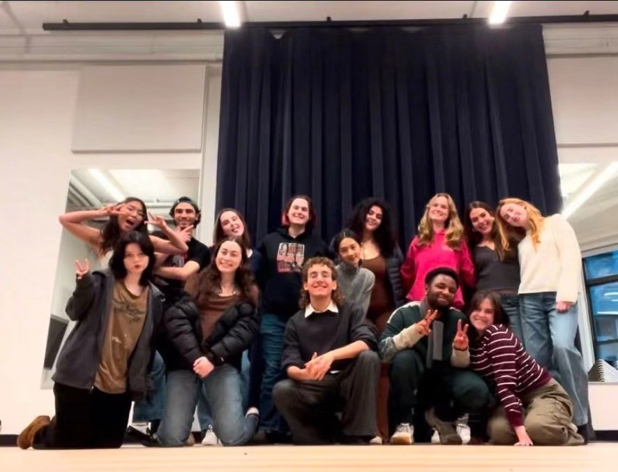 _遗传得真好，已经18岁的黄多多打扮成熟，与妈妈一样一见误终身_遗传得真好，已经18岁的黄多多打扮成熟，与妈妈一样一见误终身