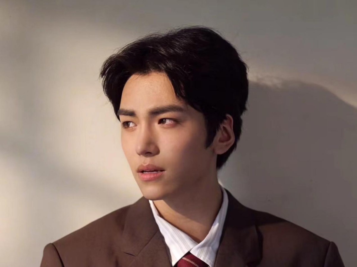 遗传得真好，已经18岁的黄多多打扮成熟，与妈妈一样一见误终身__遗传得真好，已经18岁的黄多多打扮成熟，与妈妈一样一见误终身