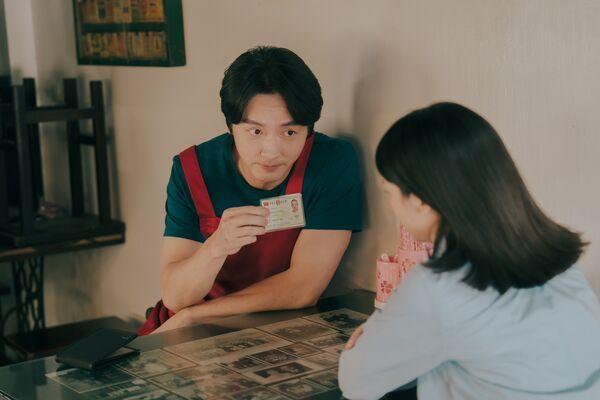 黄河车上「喂食」陈妍霏甜炸！导演逼：要非常帅　马俊麟「刚出狱」藏洋葱_黄河车上「喂食」陈妍霏甜炸！导演逼：要非常帅　马俊麟「刚出狱」藏洋葱_