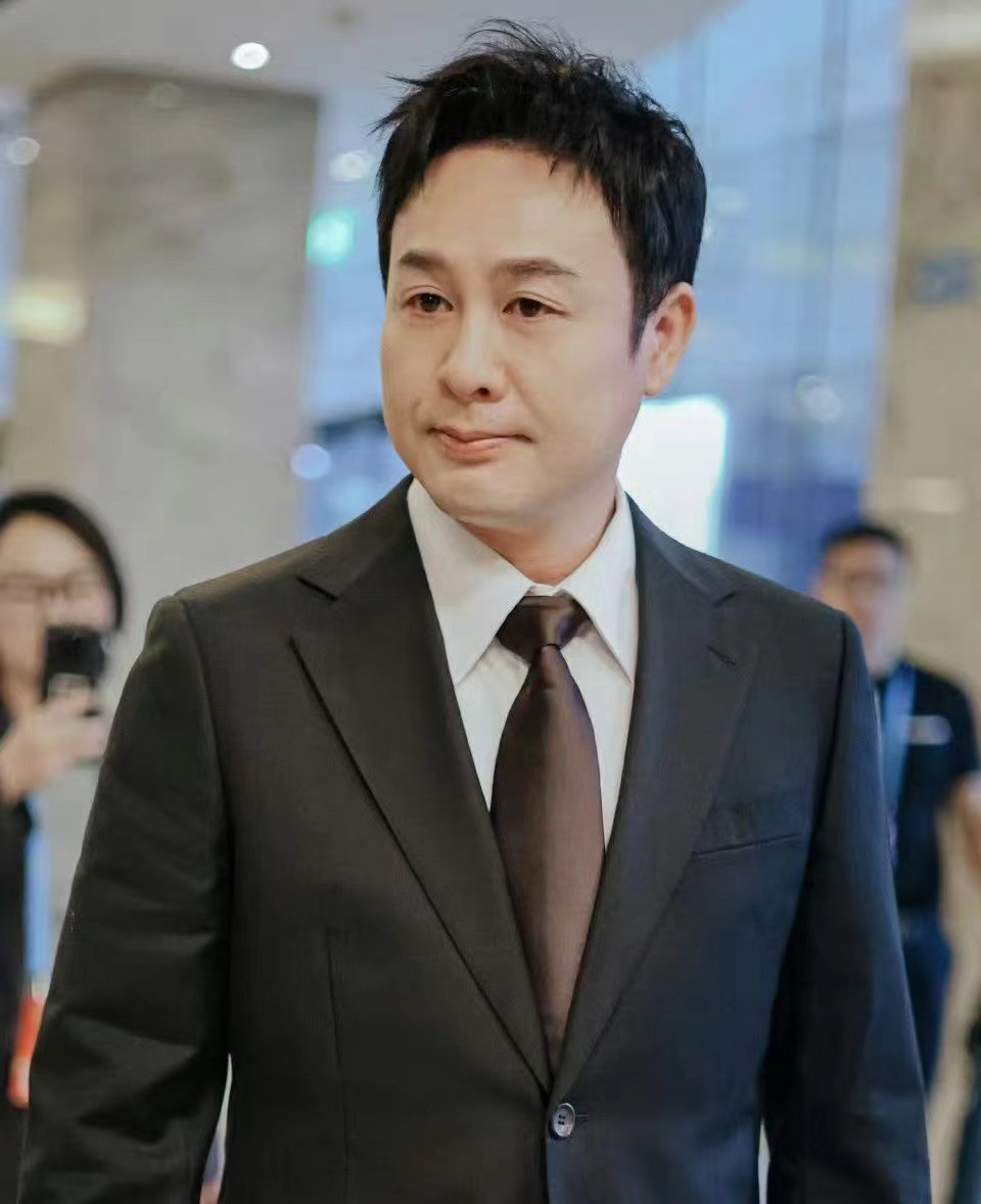 一夜之间全是恶评，这顶流男星得罪了谁