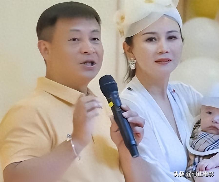 坚持丁克不生娃？52岁炫耀