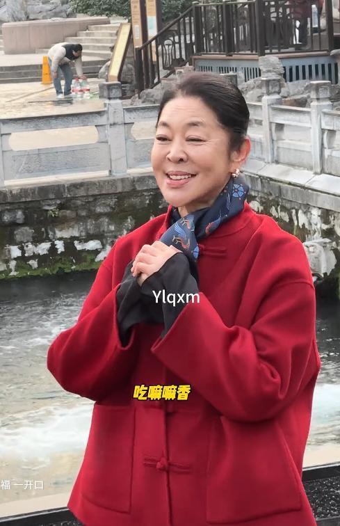 倪萍现身，状态被赞：一生历经5段感情3次婚姻，越活越通透