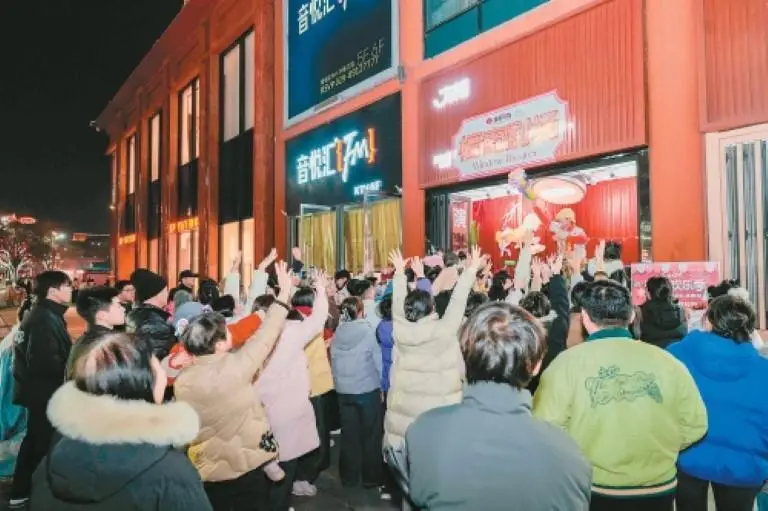 “橱窗剧场”有新意 小舞台看到“大”陕西