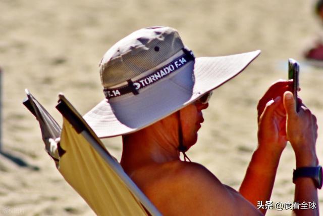 _椰风裹暖意，人潮映开放：三亚湾立春前夕的自贸港活力图景！_椰风裹暖意，人潮映开放：三亚湾立春前夕的自贸港活力图景！