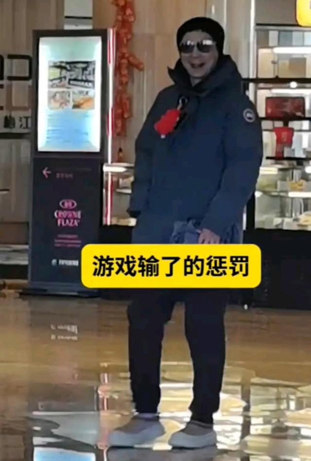 高云翔带小酒窝天津过年！父女逛商场被偶遇，细节暴露宠女日常_高云翔带小酒窝天津过年！父女逛商场被偶遇，细节暴露宠女日常_