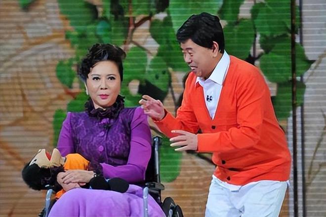 _春晚小品引争议_春晚小品太尴尬了