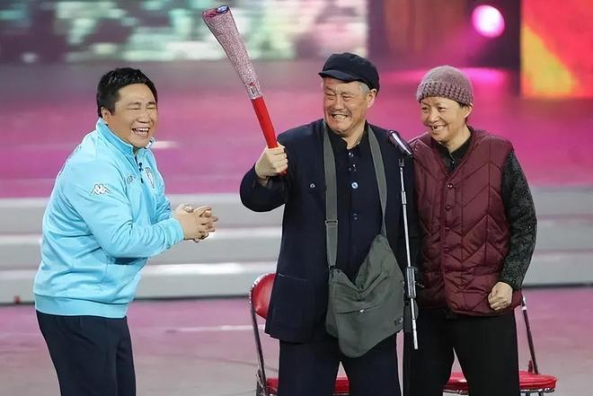 春晚小品引争议__春晚小品太尴尬了