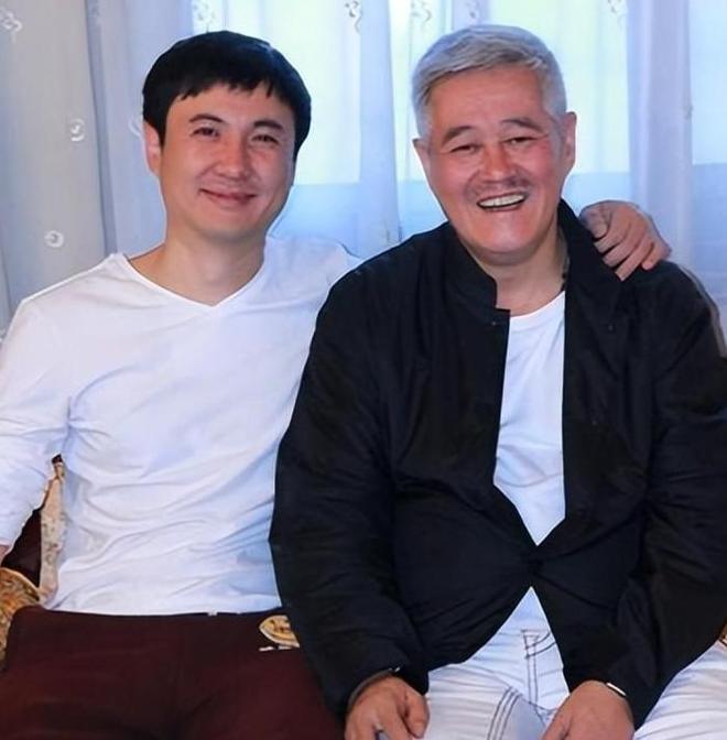 春晚小品引争议__春晚小品太尴尬了