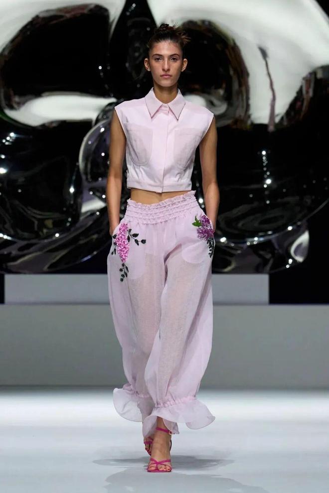 2020早春流行趋势_2020早春穿搭_