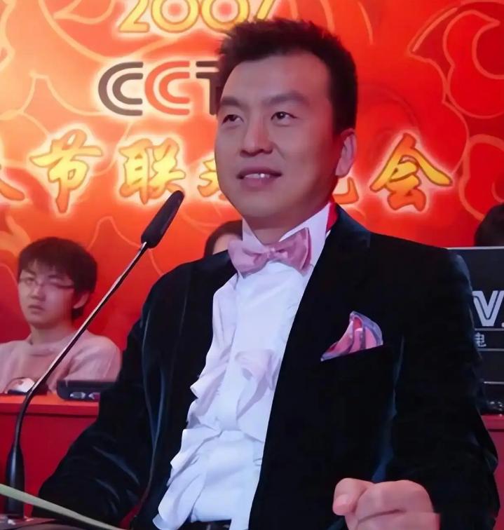 央视主持人被丈夫抛弃__央视主持人妻子砸场