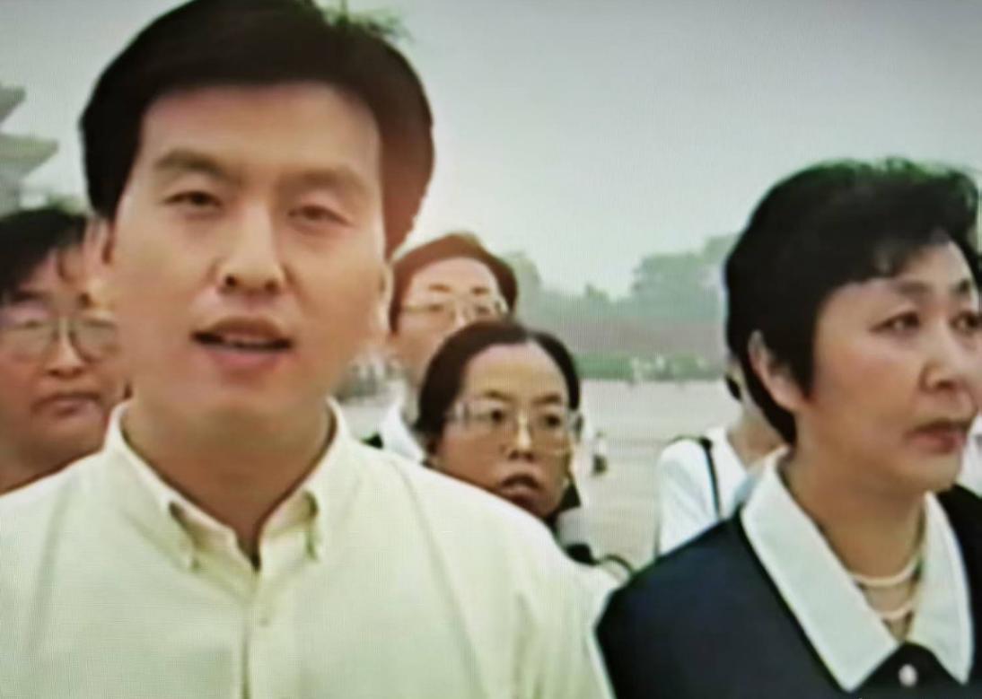 央视主持人妻子砸场__央视主持人被丈夫抛弃