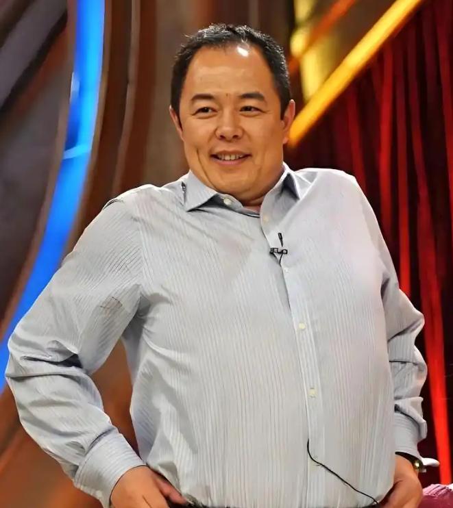 善恶终有报！放弃国籍、贬低中国，68岁瘫在轮椅的张铁林活成笑话_善恶终有报！放弃国籍、贬低中国，68岁瘫在轮椅的张铁林活成笑话_