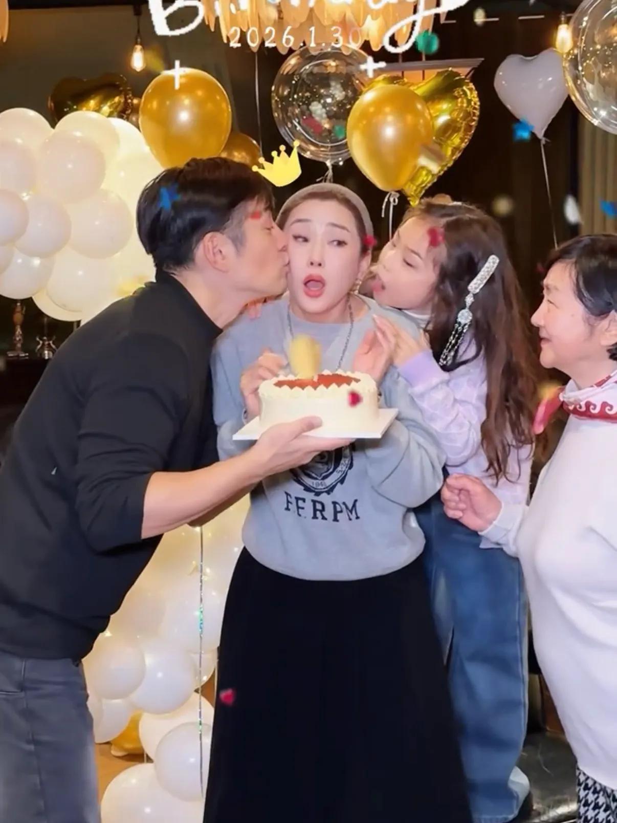 公婆亲孩子__婆媳亲全家和