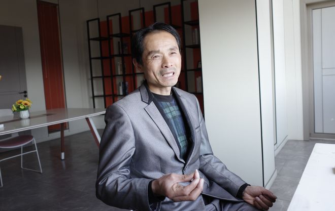 _“霸总爹妈”在横店：等着上戏，寻个老伴_“霸总爹妈”在横店：等着上戏，寻个老伴