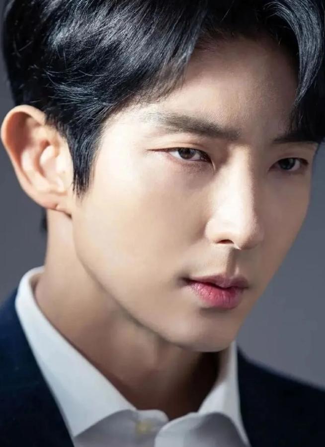 _李准基不再隐瞒！坦言43岁不愿结婚真相，原来是为妹妹守身如玉_李准基不再隐瞒！坦言43岁不愿结婚真相，原来是为妹妹守身如玉