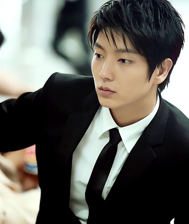 李准基不再隐瞒！坦言43岁不愿结婚真相，原来是为妹妹守身如玉_李准基不再隐瞒！坦言43岁不愿结婚真相，原来是为妹妹守身如玉_