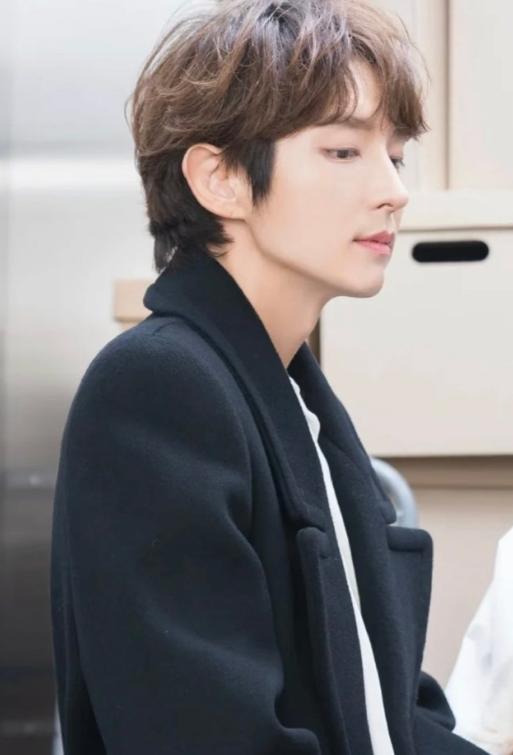 李准基不再隐瞒！坦言43岁不愿结婚真相，原来是为妹妹守身如玉_李准基不再隐瞒！坦言43岁不愿结婚真相，原来是为妹妹守身如玉_