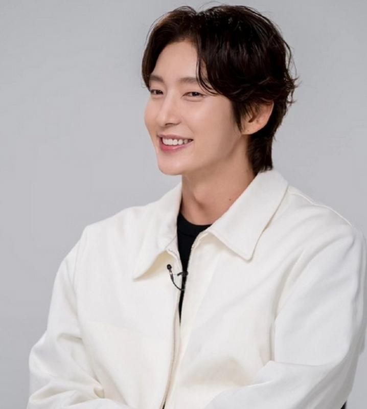 李准基不再隐瞒！坦言43岁不愿结婚真相，原来是为妹妹守身如玉__李准基不再隐瞒！坦言43岁不愿结婚真相，原来是为妹妹守身如玉