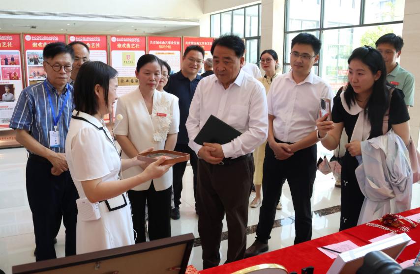 姜昆领养儿子_姜昆孩子_