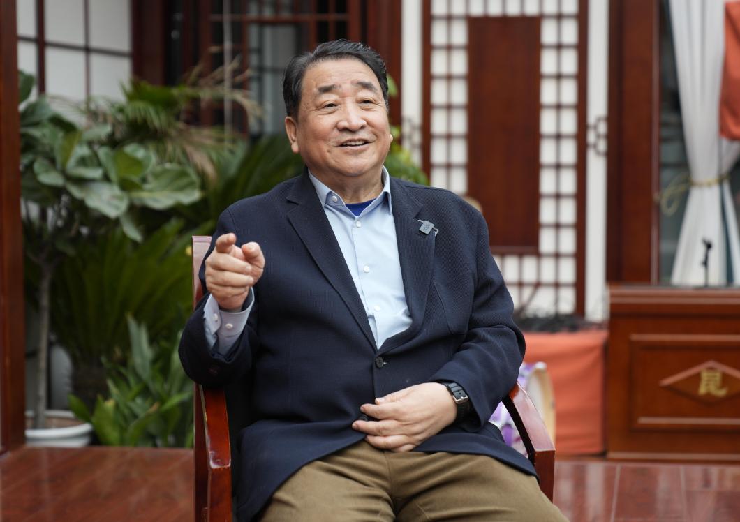 _姜昆孩子_姜昆领养儿子