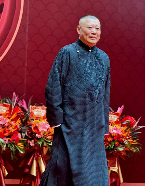 _姜昆孩子_姜昆领养儿子