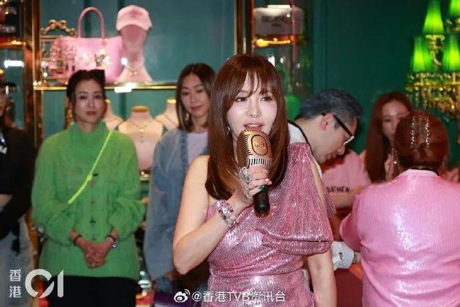 张宝儿否认发火骂袁咕碌！胡曦文爆对方带孩子真实情况：她好辛苦_张宝儿否认发火骂袁咕碌！胡曦文爆对方带孩子真实情况：她好辛苦_